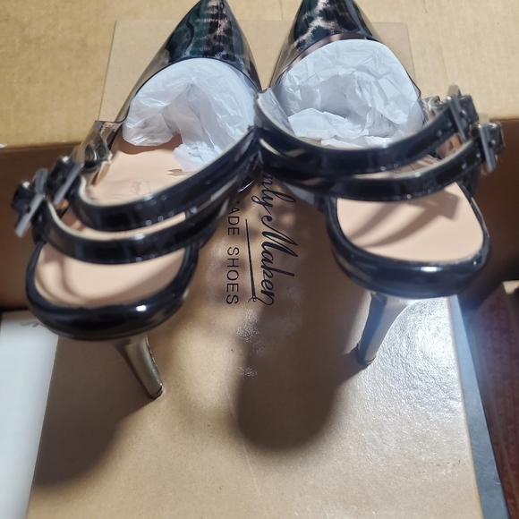 Heels - Picture 2 of 5